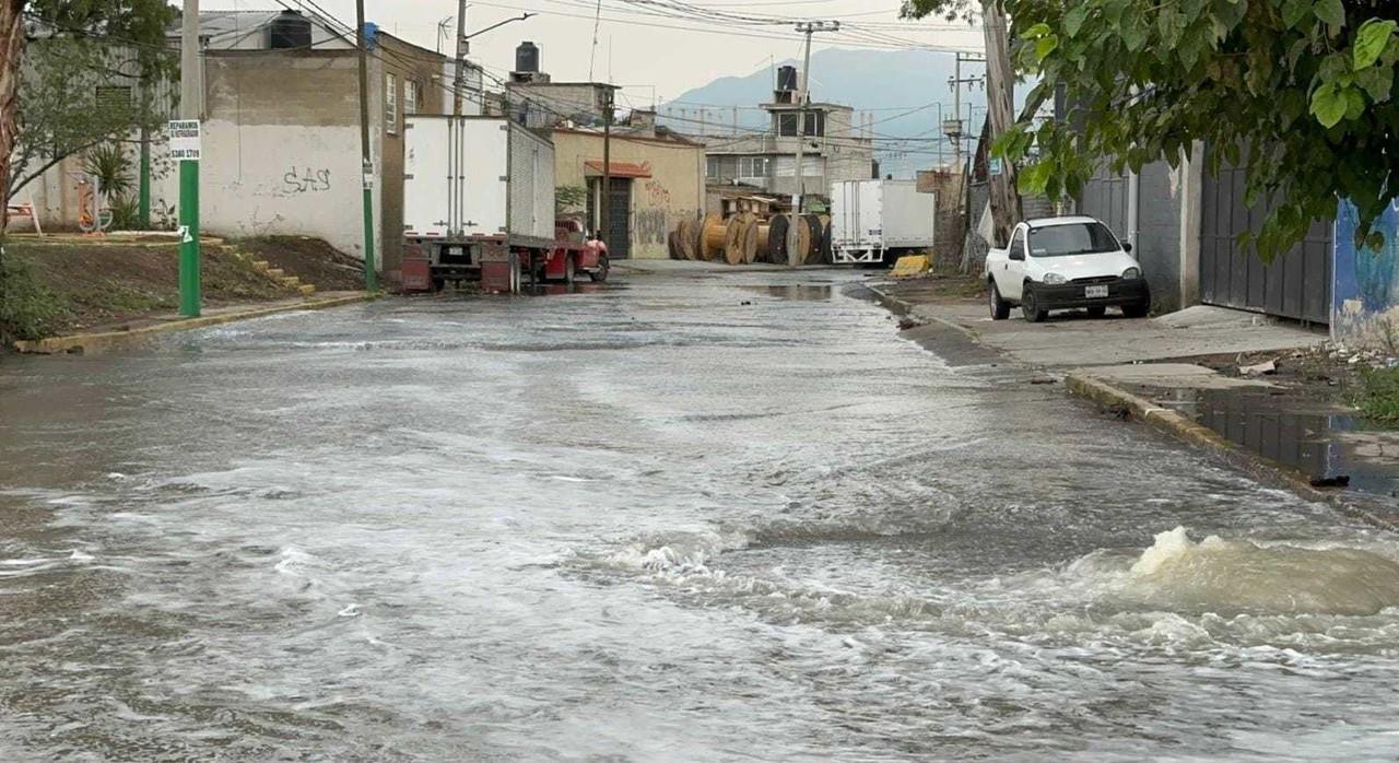 Inician labores de limpieza y retiro de muebles dañados por lluvia en Chalco. Foto: POSTA