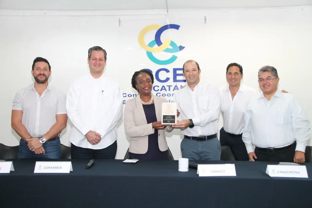 El CCE y el Consulado Americano se fortalece con el reconocimiento a Dorothy N. Foto: Cortesía