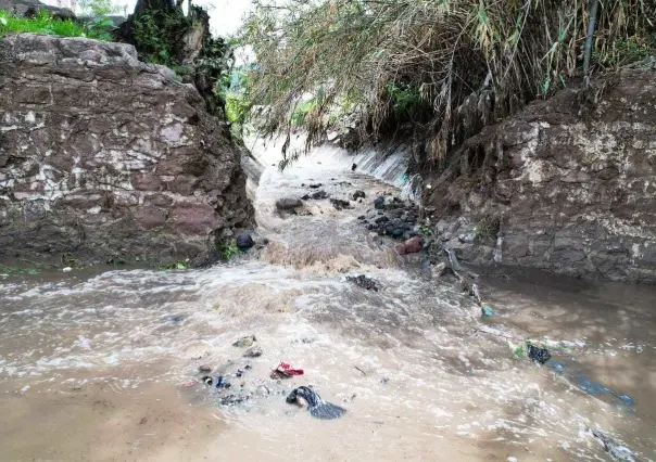 ¡Qué cochinos! Retiran 150 toneladas de basura de canales y cañadas en Ecatepec