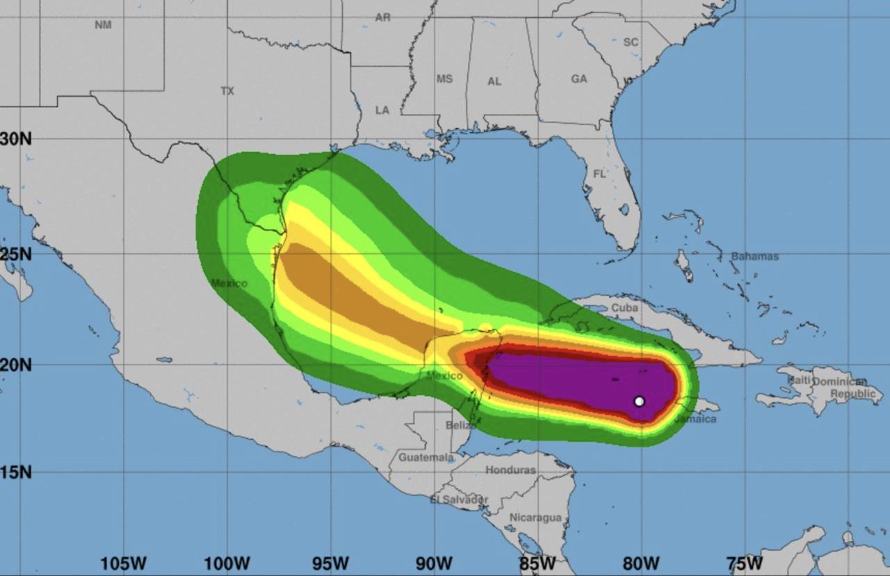 Los más recientes reportes de “Beryl” indican que ya es categoría 3 y entrará a territorio mexicano con vientos de 195 km por hora.- Foto del NOAA