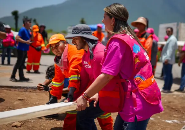 Martha Herrera supervisa construcción de primeras 10 viviendas de emergencia