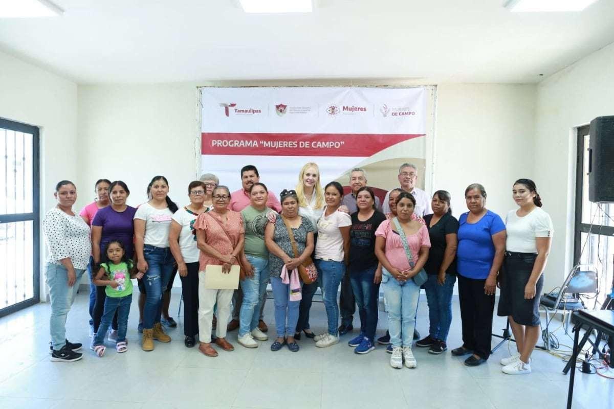 Dianaluz Gutiérrez González, directora General del Instituto de las Mujeres dio inicio al programa Mujeres de Campo que beneficiará a 45 mujeres rurales de Tamaulipas. Foto: Gobierno de Tamaulipas