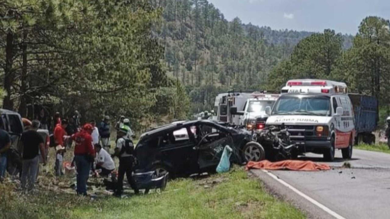 Una pareja perdió la vida en un accidente carretero en la libre Durango - Mazatlán. Foto: Especial.