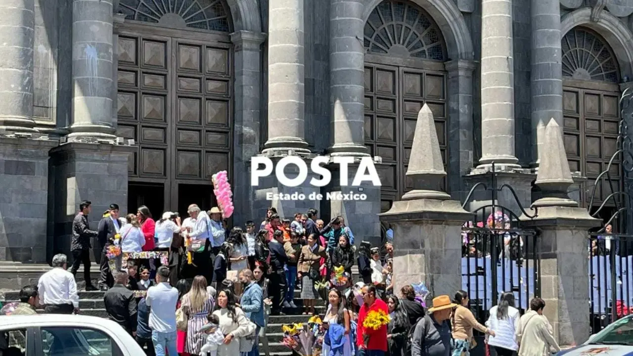 Los comerciantes y prestadores de servicios en el Valle de Toluca esperan obtener más de 2 mil 250 millones de pesos en la presente época de graduaciones. Foto: Alberto Dzib