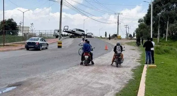 Mujer es hallada muerta en camioneta en Xonacatlán. Foto: RRSS