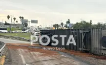 Vuelca tráiler de carga en Apodaca