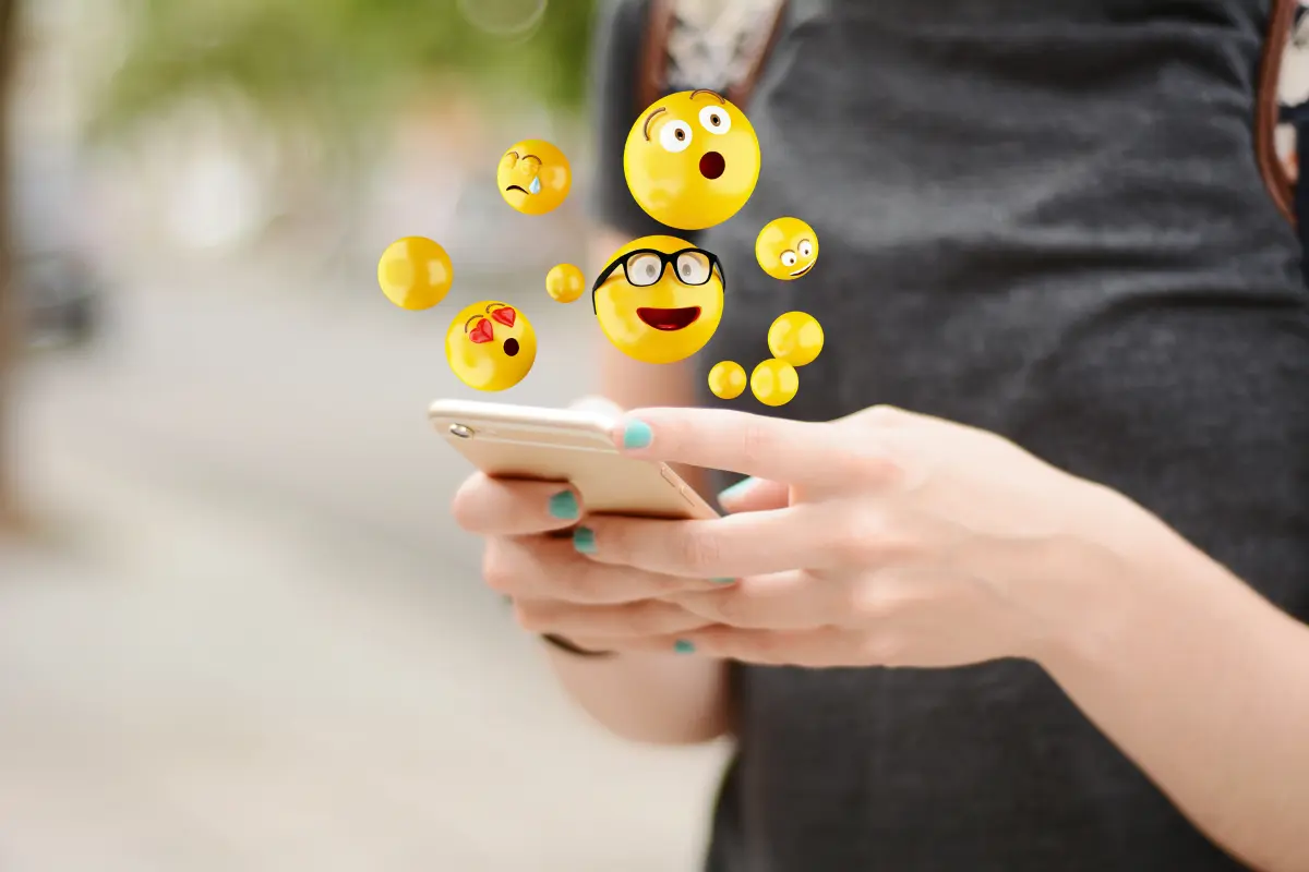 Emojis en el celular. Foto: Especial