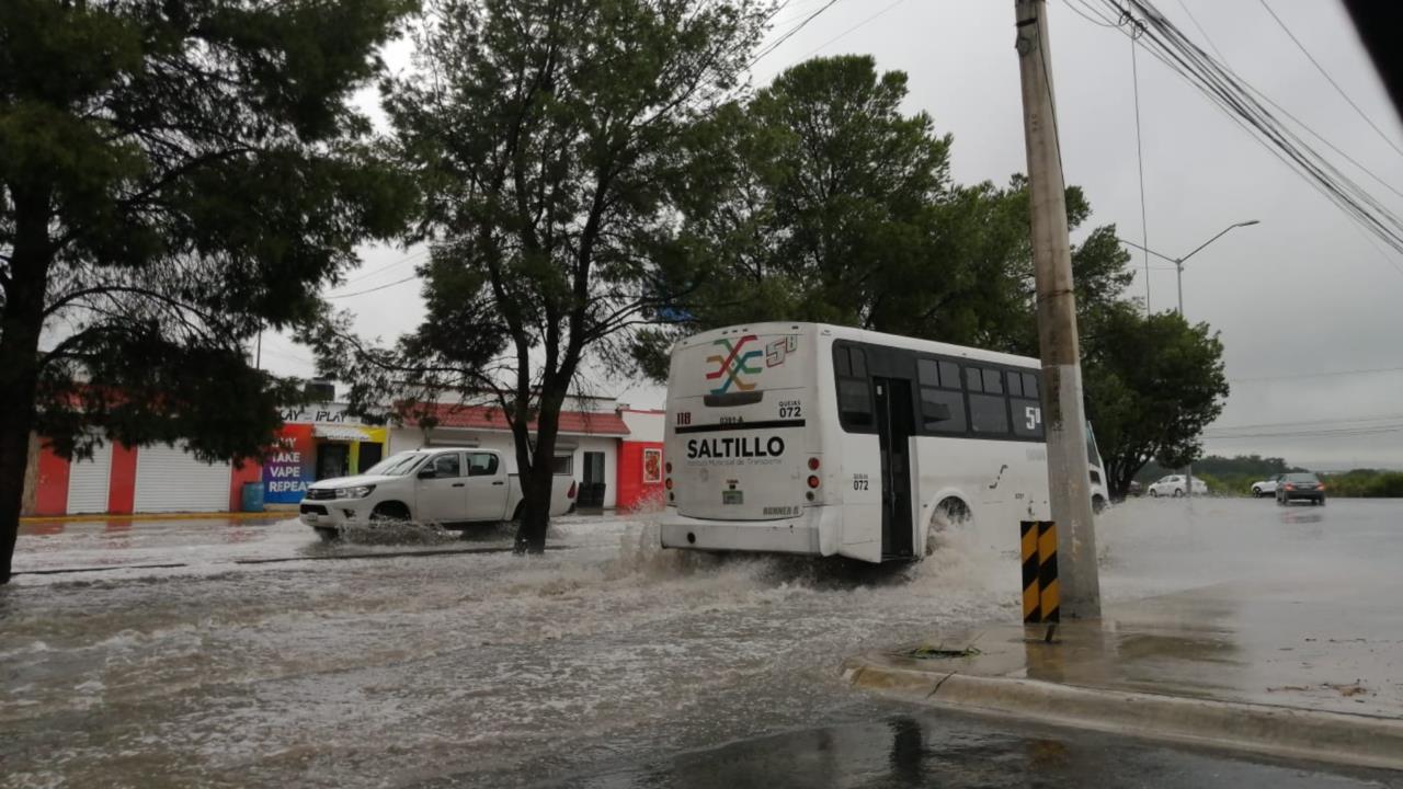 Fuertes lluvias en la ciudad de Saltillo donde / FOTO: Victor B. Martinez