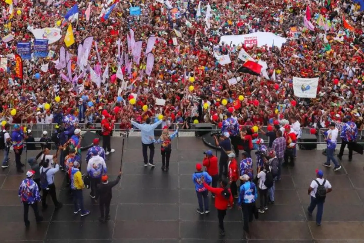 Último mitin electoral de Nicolás Maduro en Caracas, Venezuela. Créditos: X @AlanRMacLeod.