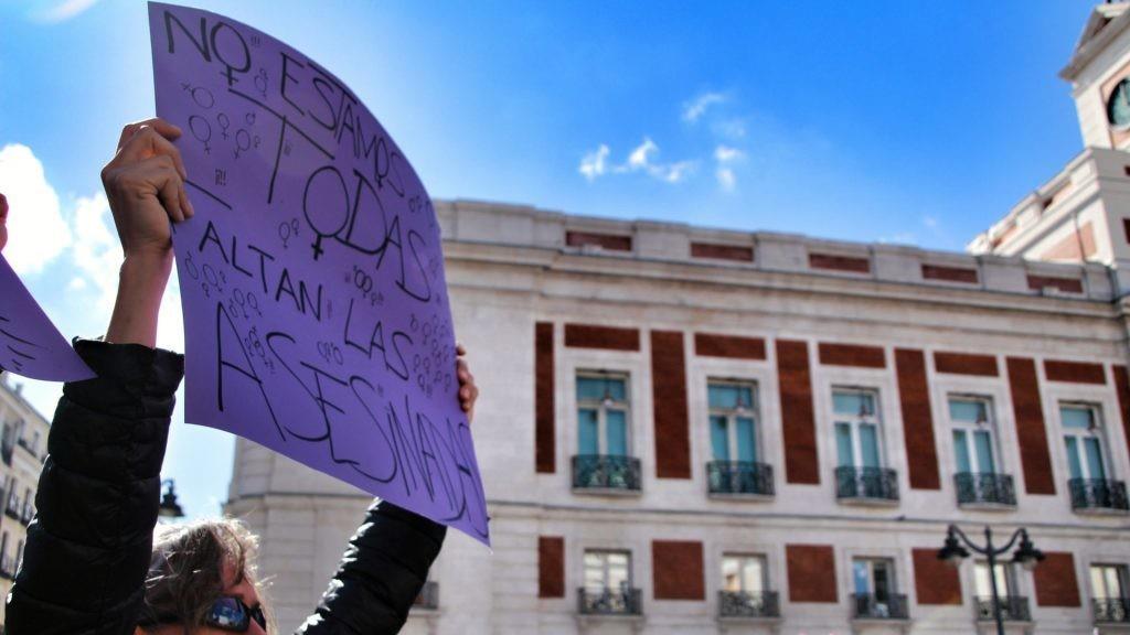 Urgen medidas urgentes para prevenir la violencia de pareja contra las adolescentes y brindarles el apoyo necesario para salir de situaciones abusivas. Foto. Newtral.com