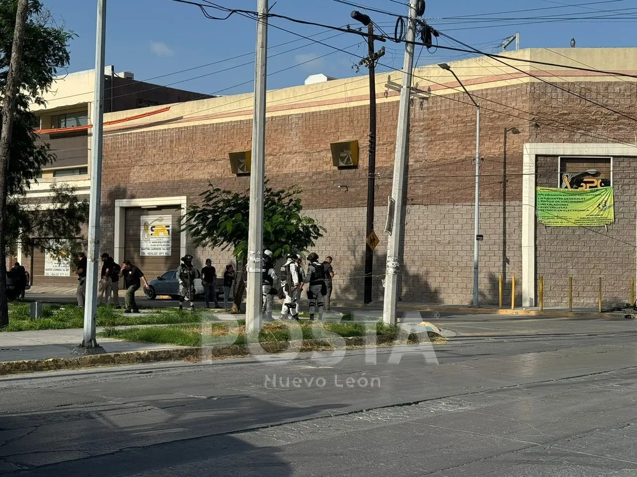 La zona fue acordonada por parte de la policía de Monterrey, así mismo llegó la guardia nacional para resguardar la zona. Foto: POSTA.