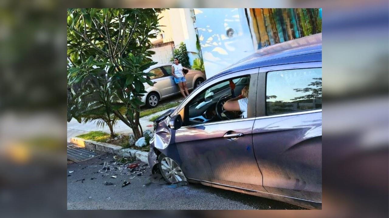 El Spark terminó chocando un Volkswagen que estaba estacionado Foto: Redes