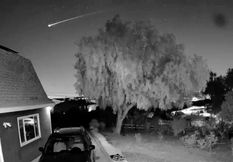 Las imágenes capturadas muestran una brillante esfera de luz deslizándose suavemente por el cielo. Foto: Nuevo Laredo Express