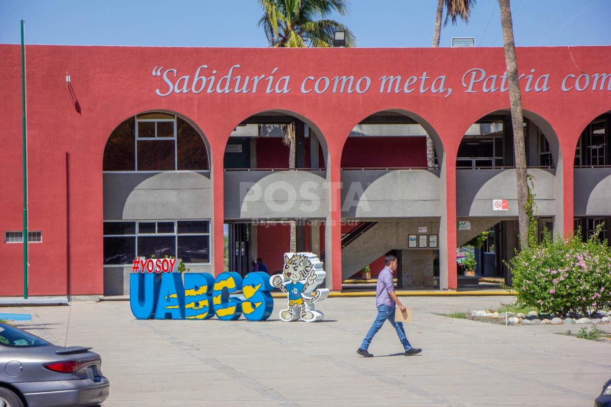 Cuentan con cursos en modalidad presencial y en modalidad a distancia. Foto por Alberto Cota de Posta BCS