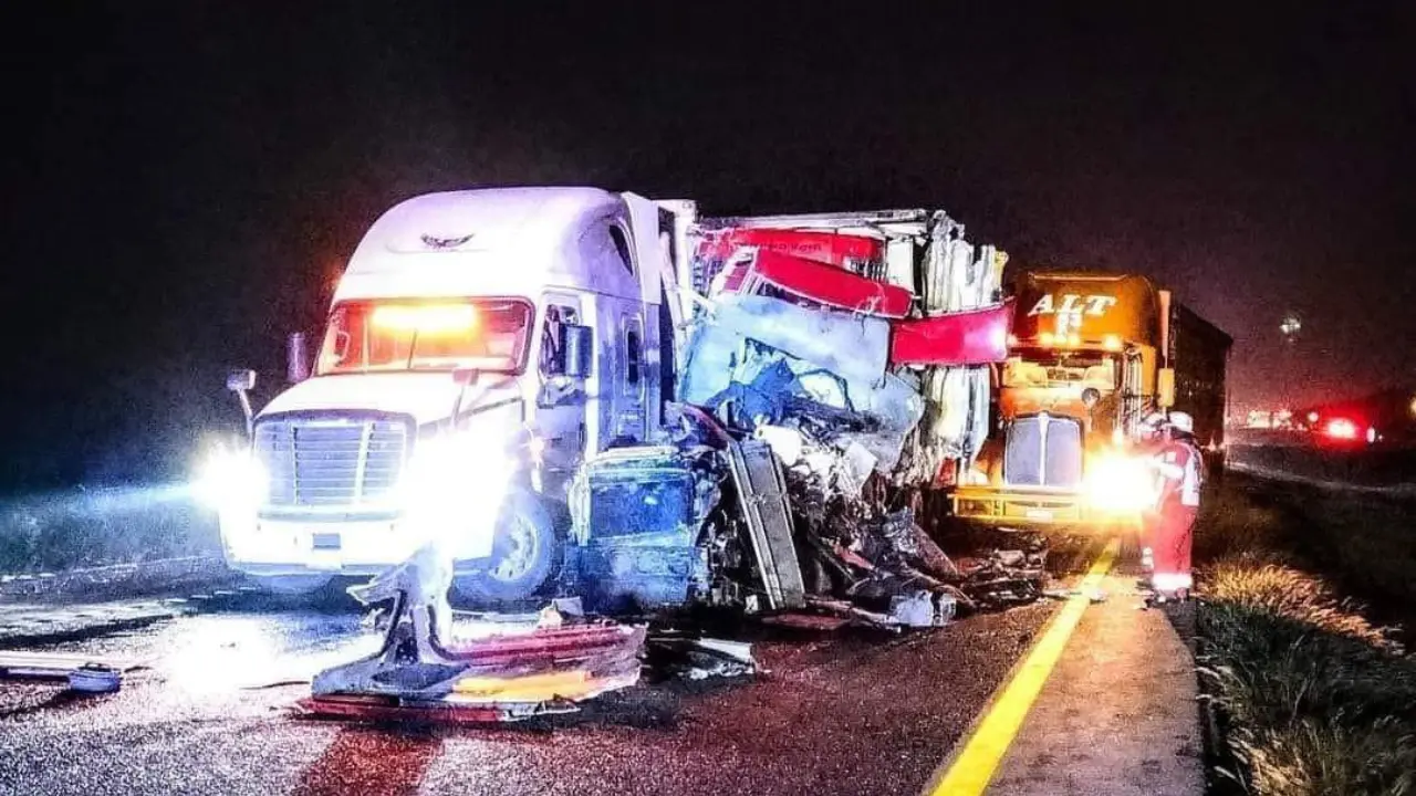 Siniestro registrado en el tramo Matehuala-Saltillo de la carretera 57 / Foto: Redes Sociales