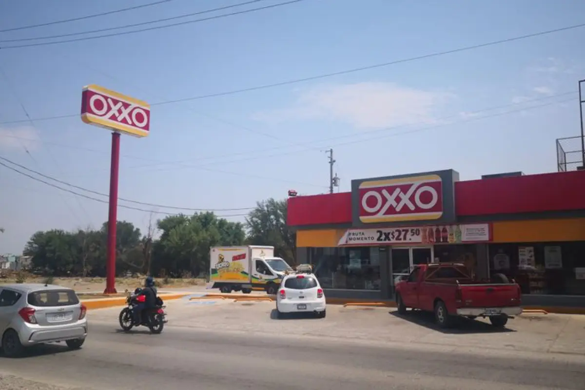 Sucursal de Oxxo en Victoria. Foto: Sanju Pineda