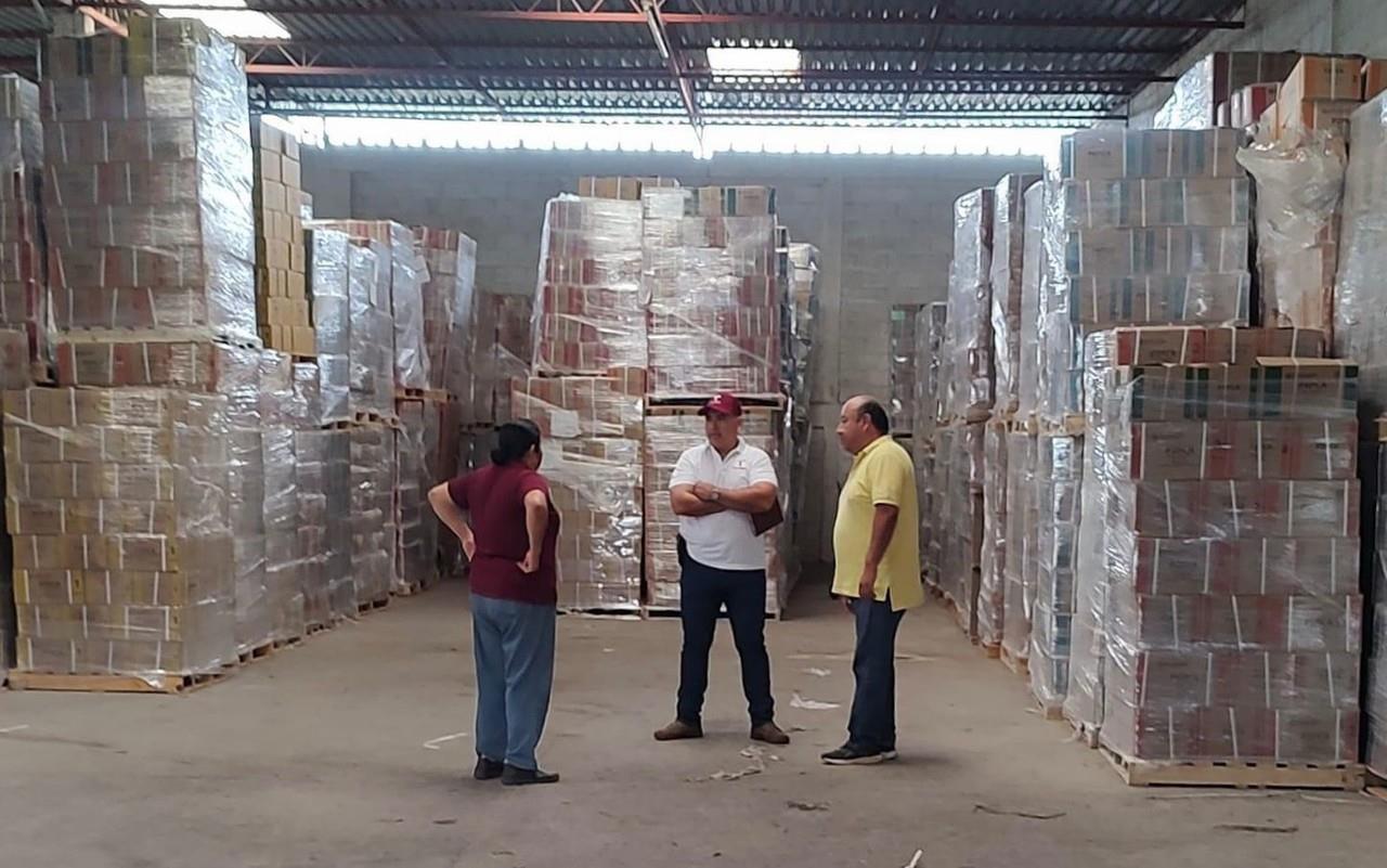 El Centro Regional de Desarrollo Educativo de Ciudad Madero ha comenzado con la entrega y distribución de los 217,285 libros de textos gratuitos, con los se cubrirá el total de alumnos de kínder hasta secundaria. Foto: Axel Hassel