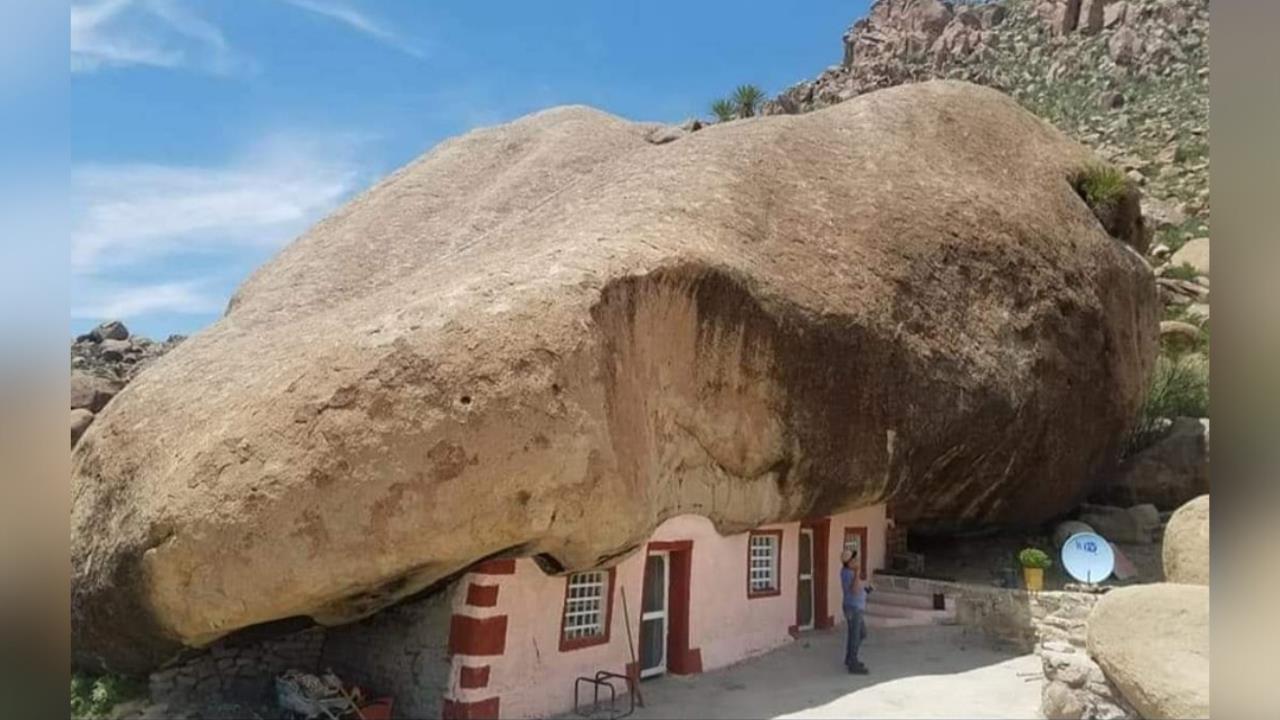 Casa bajo la piedra en Ocampo / Foto: FB @Coahuilaextremo