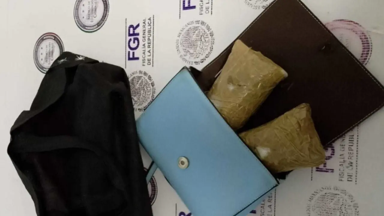 Dos acciones distintas realizadas por la Fiscalía General de la República permitieron el aseguramiento de casi 10 kilogramos de droga. Foto: Especial