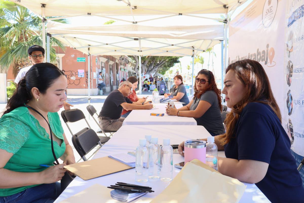 La Chamba Nos Une ofrece la oportunidad de conocer de primera mano las ofertas de trabajo disponibles. Foto cortesía Gobierno del Estado