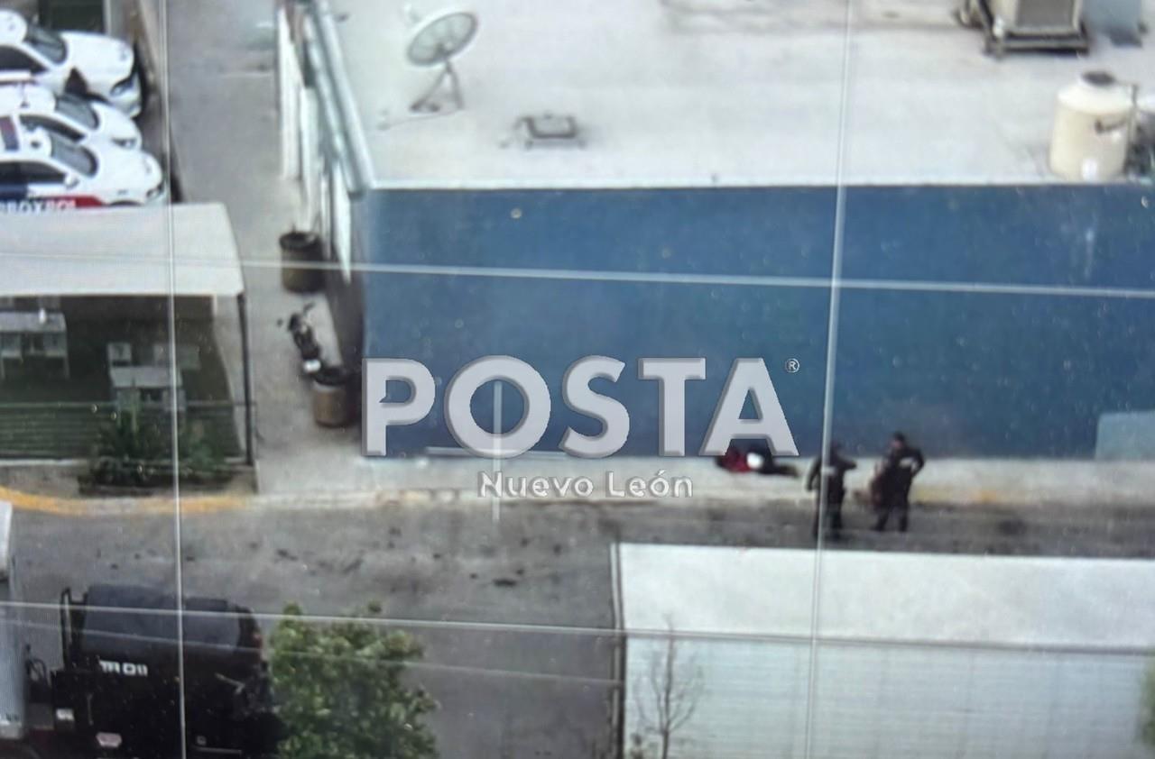 Movilización policiaco para atrapar a delincuentes en Escobedo. Foto: Raymundo Elizalde