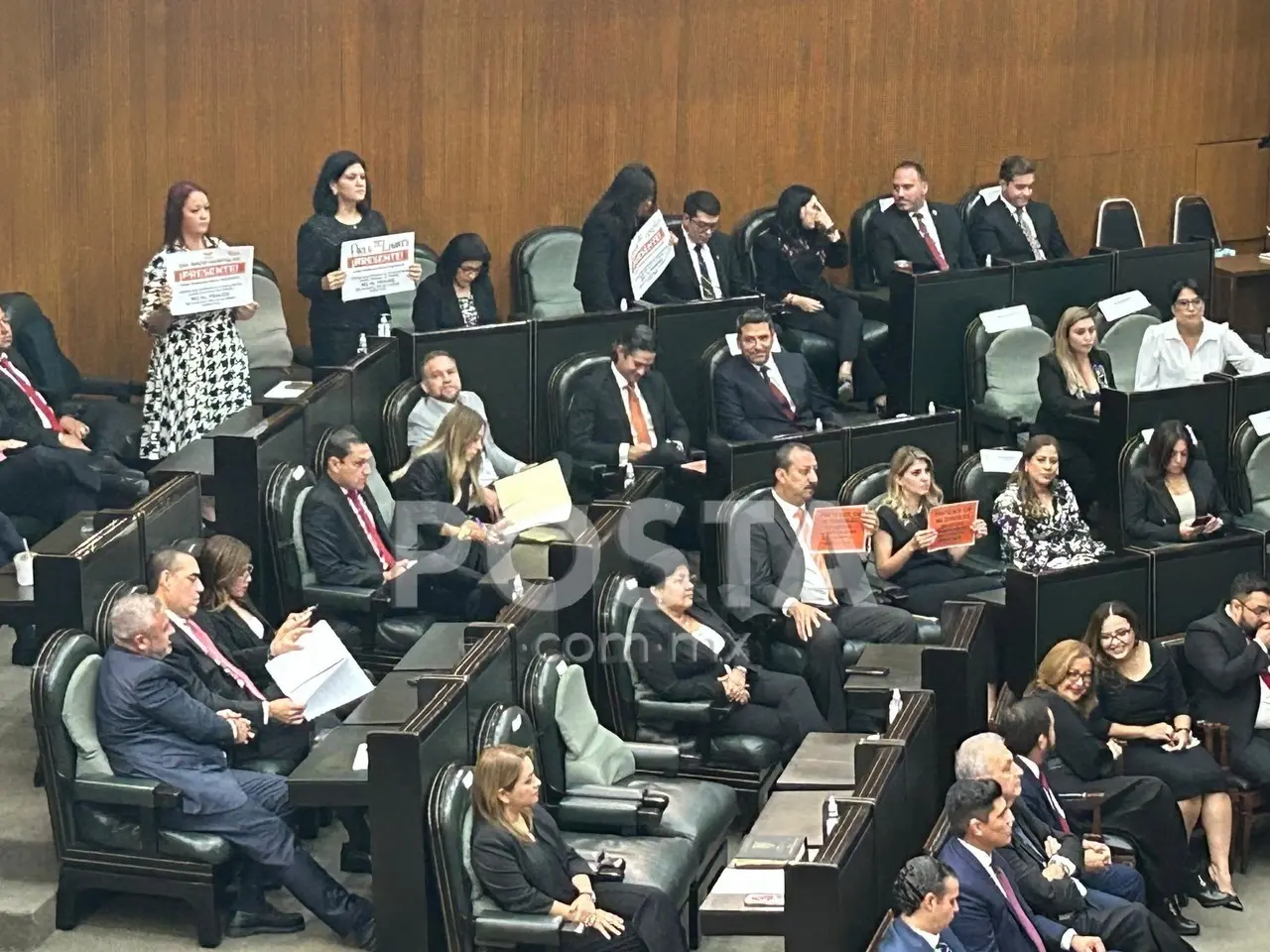 Diputados en la primera sesión de la 77 Legislatura en el Congreso de Nuevo León. Foto: Archivo/Jorge López.