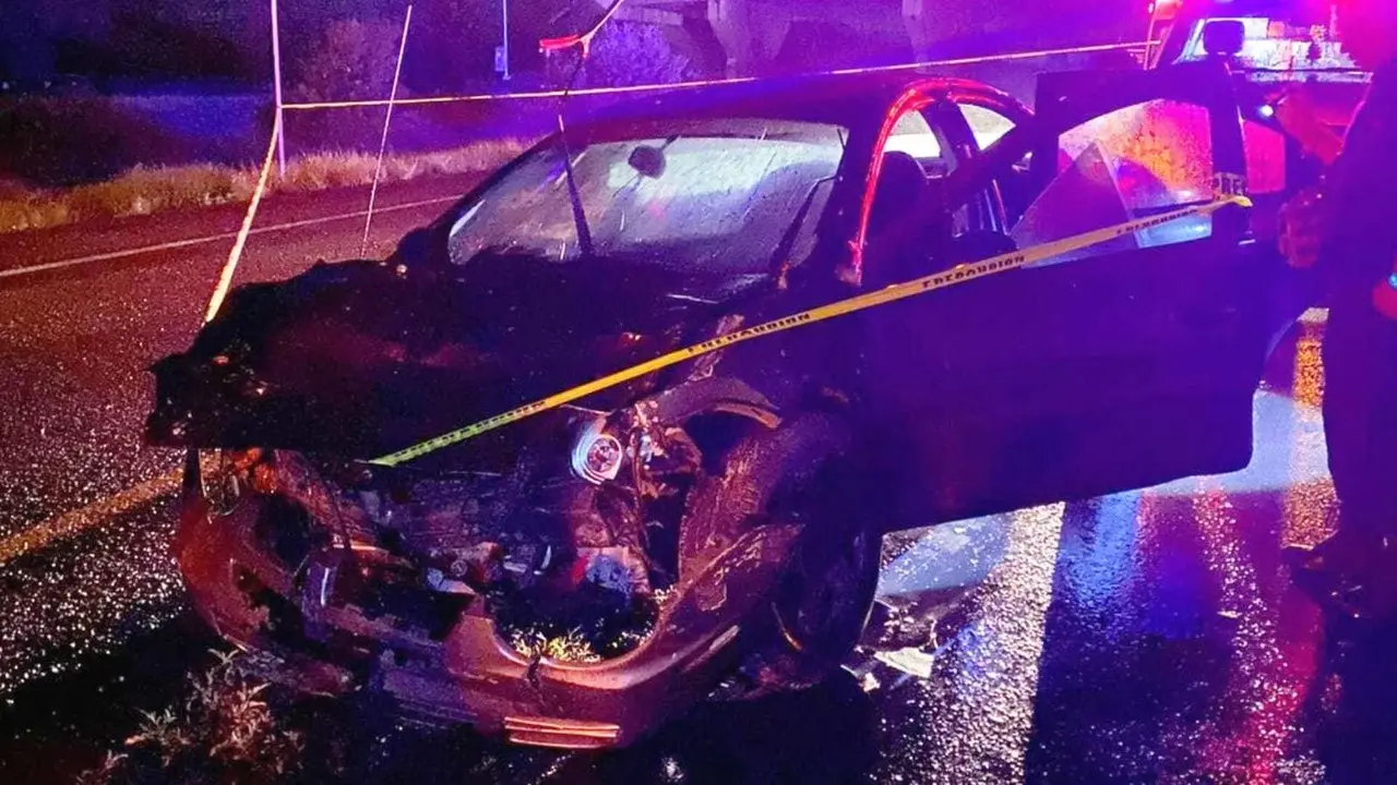 Un joven conductor murió prensado en su automóvil a raíz de un choque por alcance. Foto: Especial.