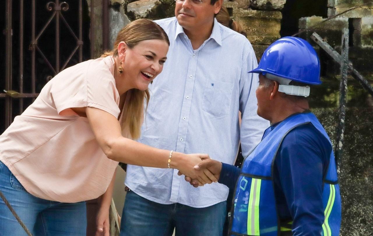 Laboran un total de 1 mil 500 empleados, así como tres desazolvadoras, dos perforadoras y cinco pipas de agua Foto: Cortesía