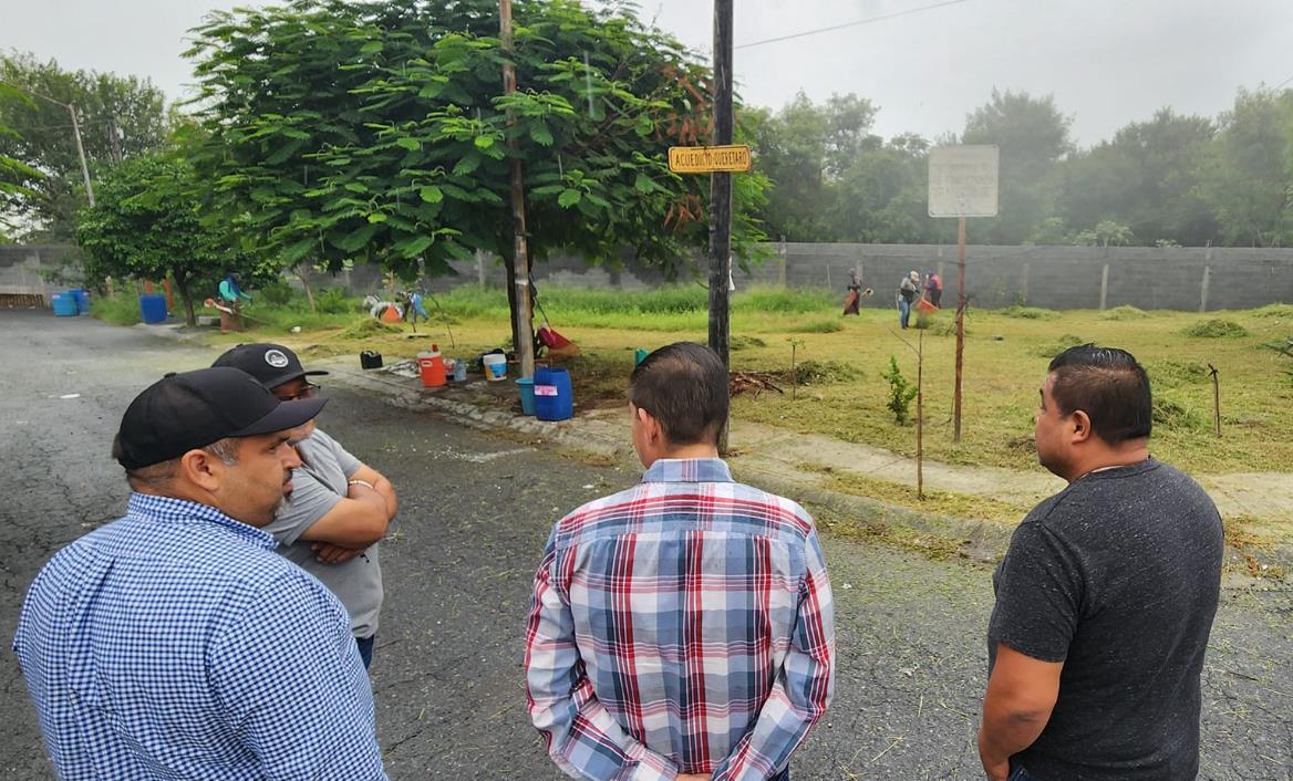 La intervención en estas áreas verdes busca mantener el entorno urbano limpio y en óptimas condiciones para los residentes. Foto: Especial.