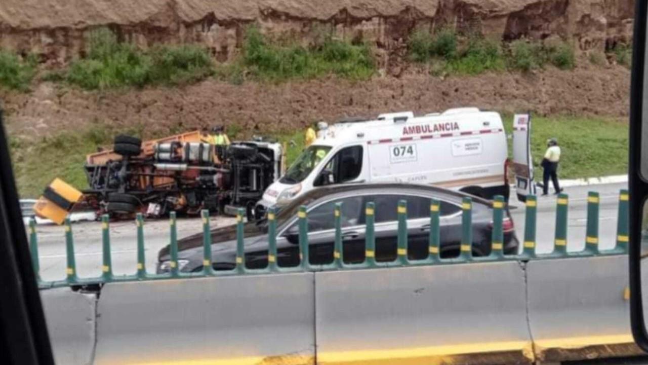 Accidente en la México-Puebla deja tres trabajadores de Capufe muertos. Foto: RRSS