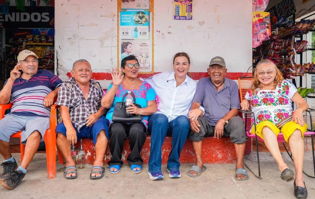 En su visita atendió 70 reportes de necesidades de los vecinos de la comisaría Foto: Cortesía