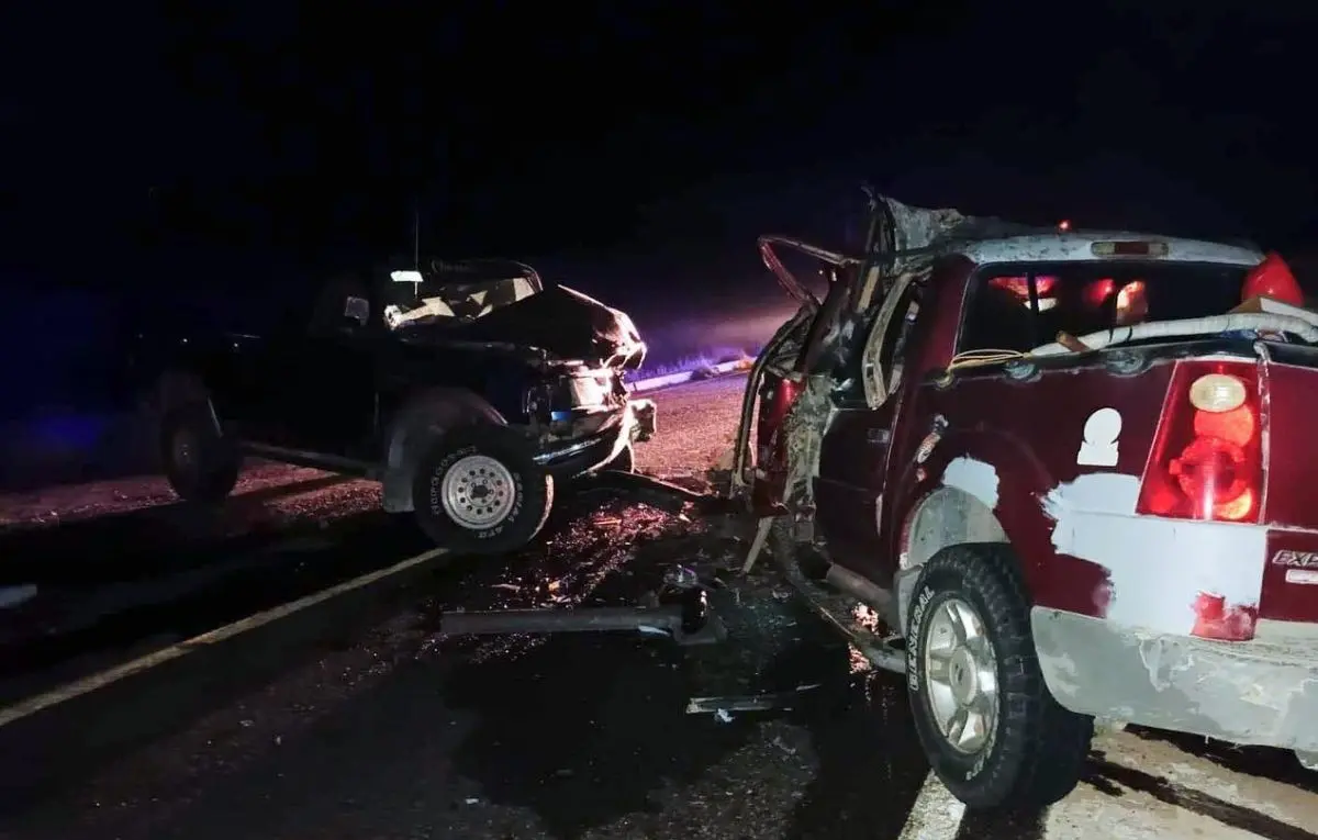 Dos automóviles chocaron en la madrugada dejando dos fallecidos. Foto: El Forjador