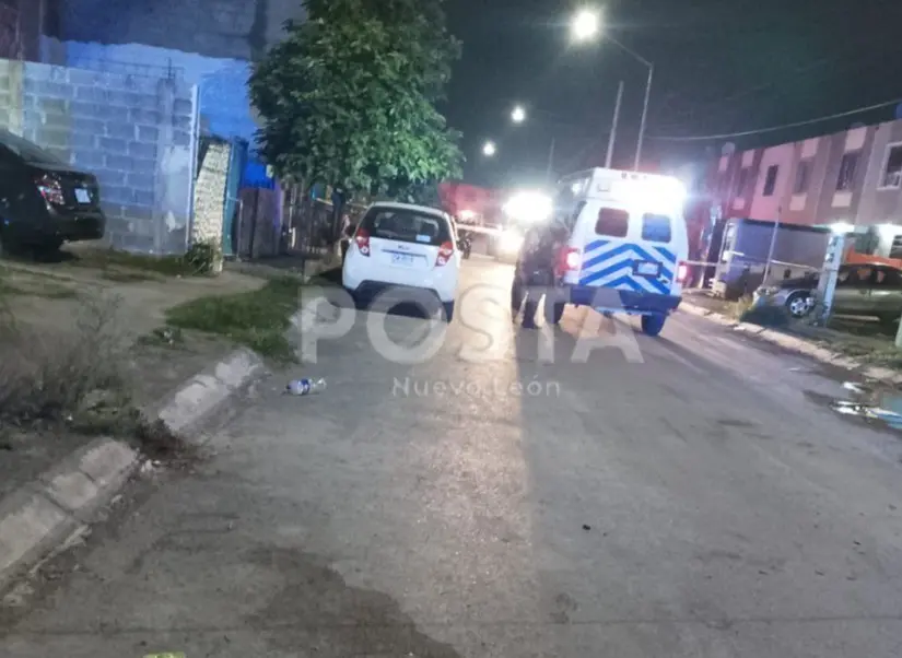 Ambulancias de la UMT afuera del domicilio donde ocurrió el ataque. Foto: Raymundo Elizalde.