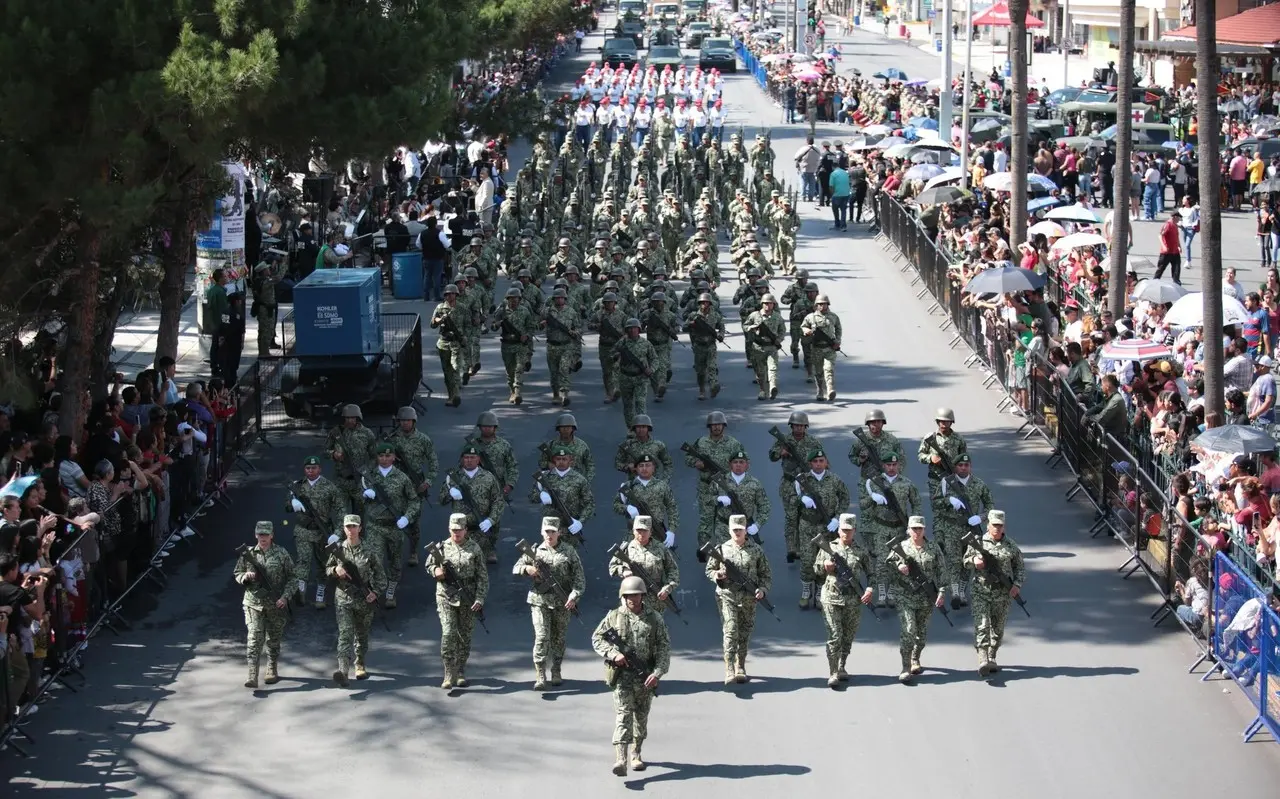 Participaron las Fuerzas Armadas en el desfile. (Fotografía: Gobierno de Coahuila)