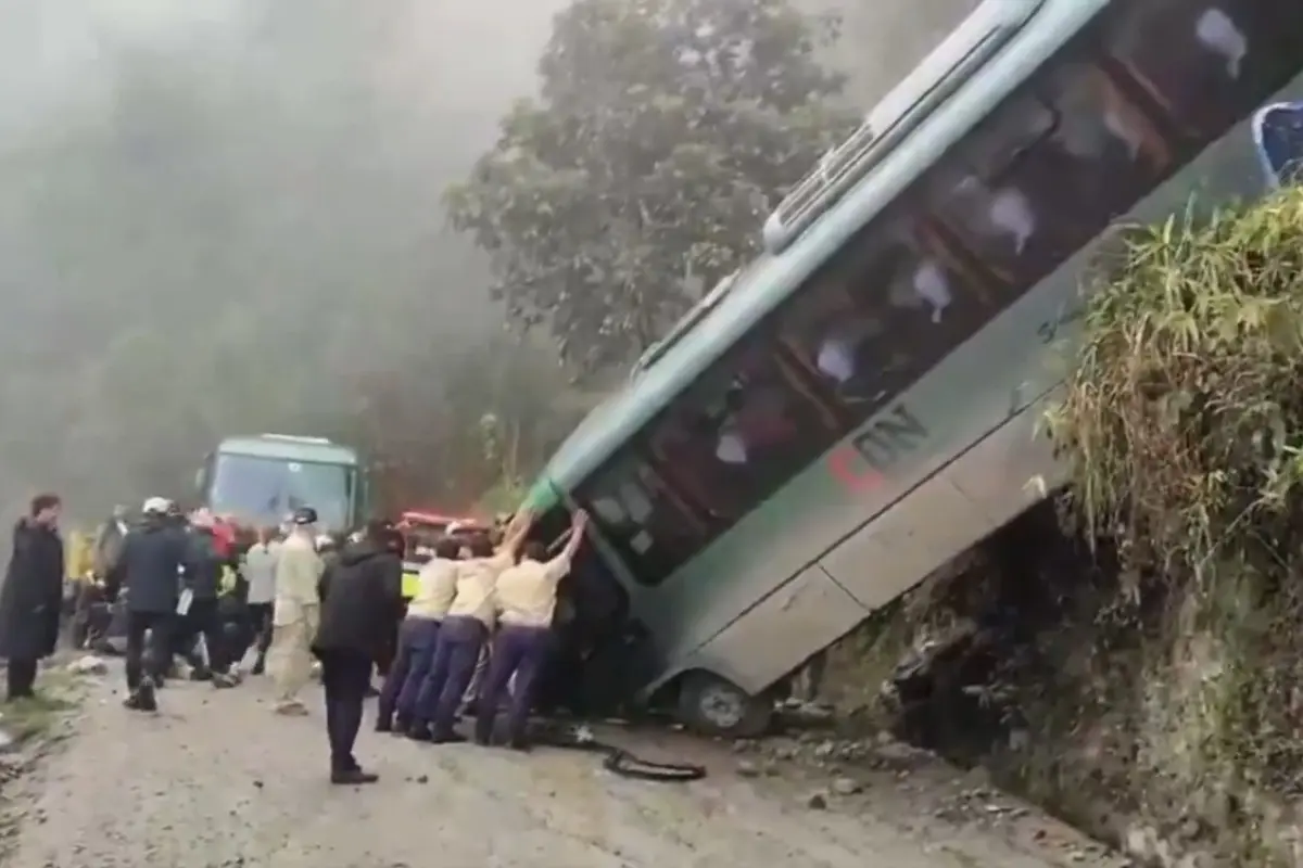 La unidad quedó volcada en una vialidad Foto: X(Twitter) @webcamsdemexico