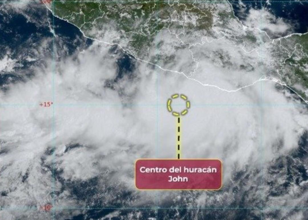 Centro del huracán John que está ubicado en las costas de Oaxaca y Guerrero. Foto: X @conagua_clima