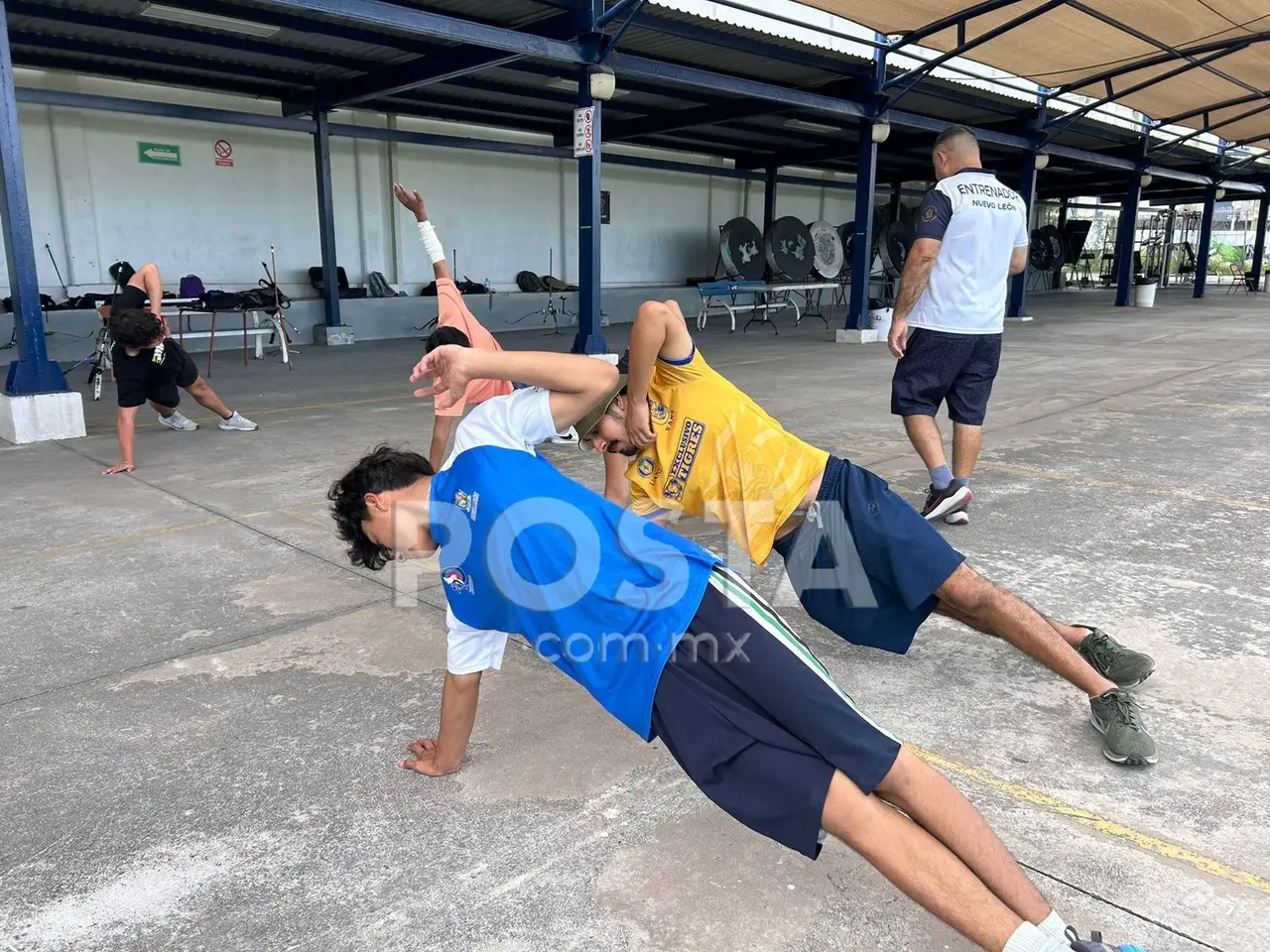 Jóvenes realizando deporte. Foto: Rosy Sandoval