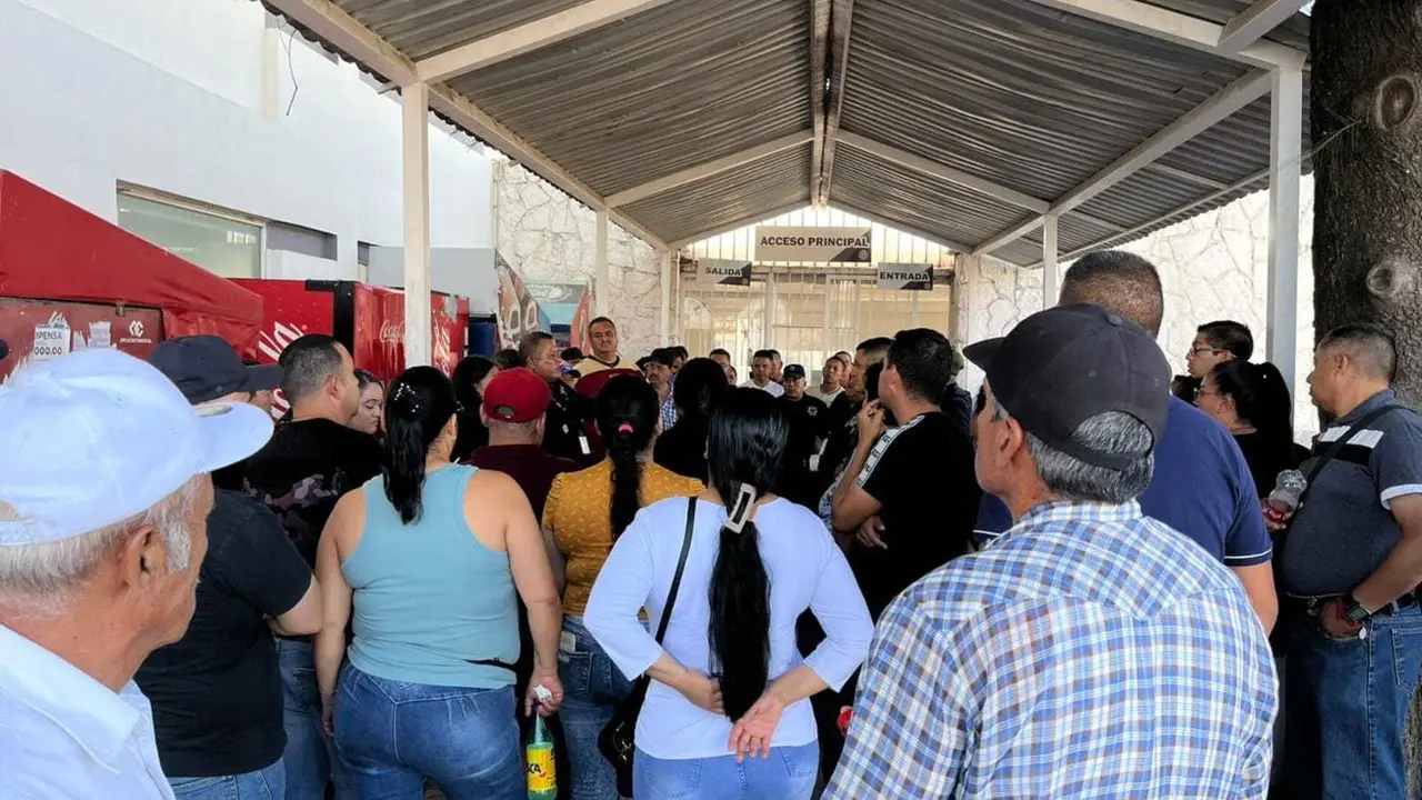 La manifestación fue totalmente pacífica y sin ofrecer las labores que se realizan diariamente. Fotos: Jesús Carrillo.