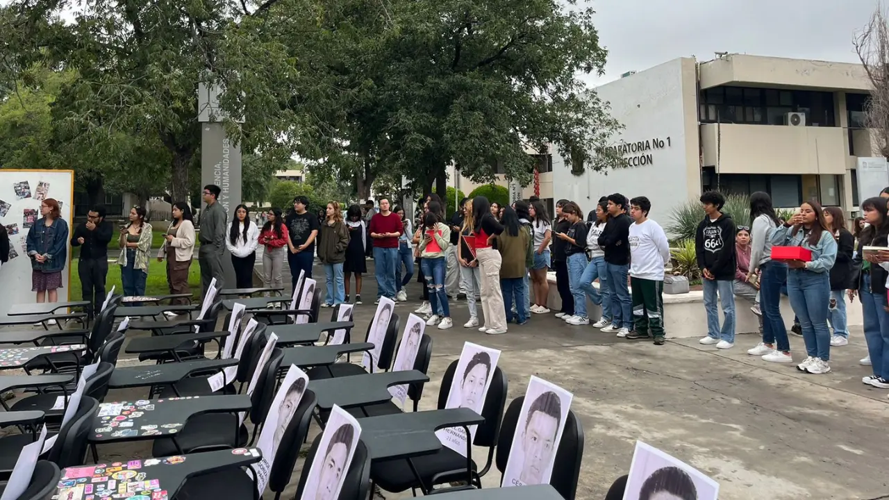 Conmemoran decimo aniversario de la desaparición de los 43 estudiantes de Ayotzinapa en la UAdeC / Fotos: Marco Juárez