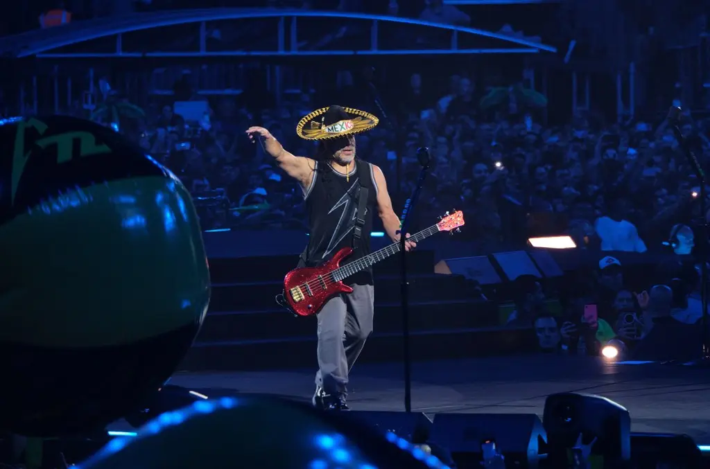 VIDEO: Metallica emociona a fans mexicanos con éxito de El Tri