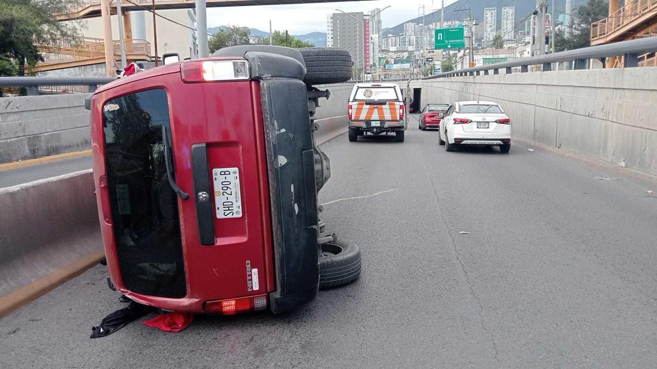 Un hombre perdió el control de su vehículo y se vuelca. Foto. PCNL