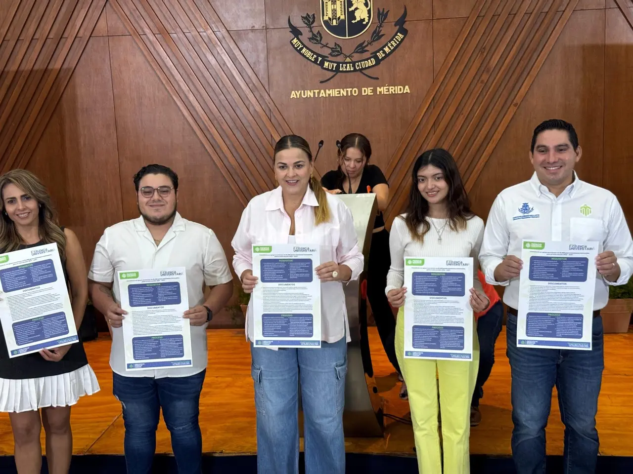 La mandataria busca apoyar a los estudiantes sobresalientes Fotos: IRVING GIL