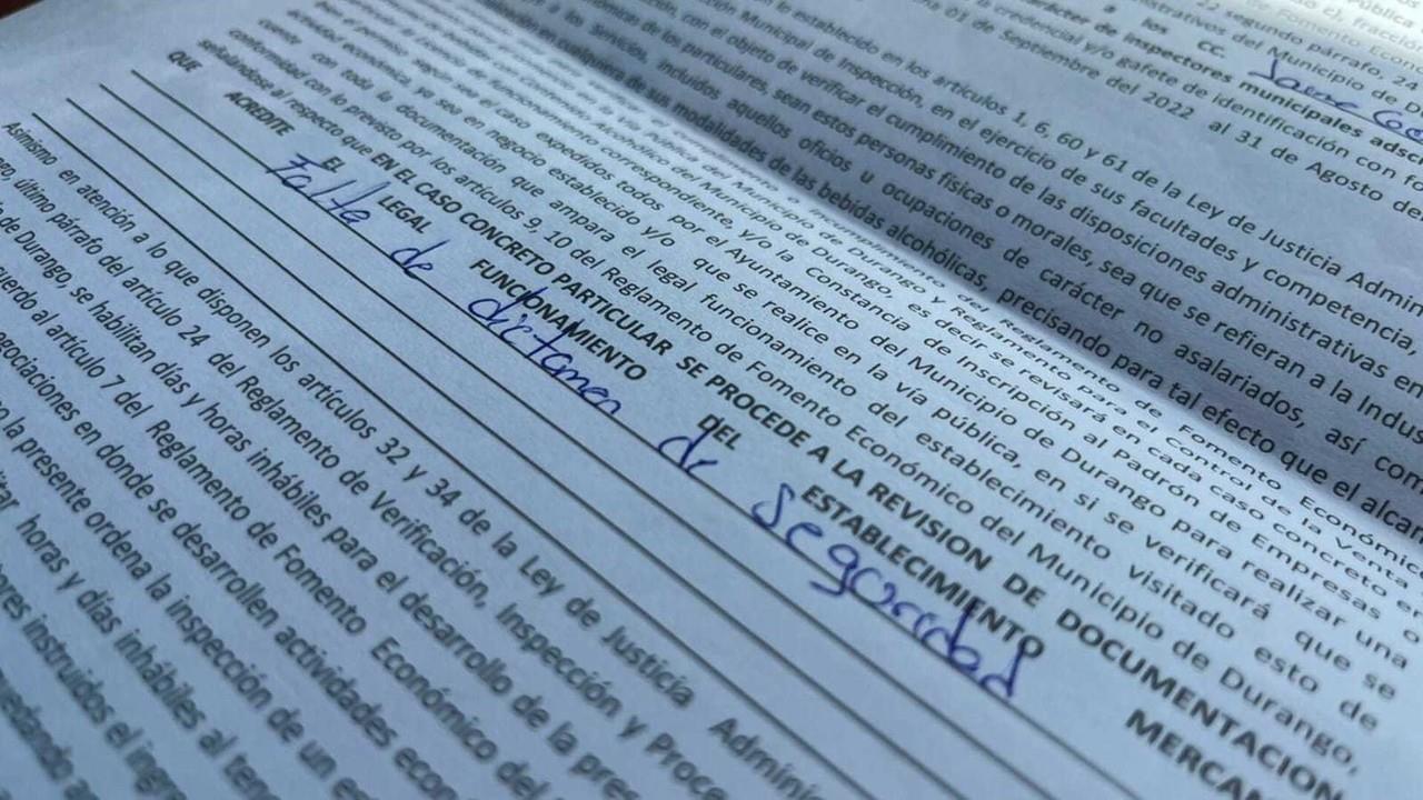 Comerciantes se quejan del mal actuar de los inspectores en operativos. Foto: Jesús Carrillo.