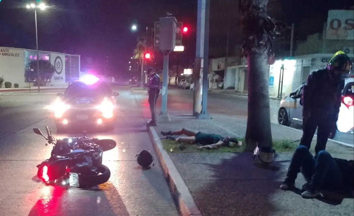 El incidente ocurrió cerca de las 02:00 horas sobre el bulevar Adolfo López Mateos, a la altura del entronque con el Perimetral, en las proximidades de la Escuela Náutica Mercante. Foto: Redes sociales