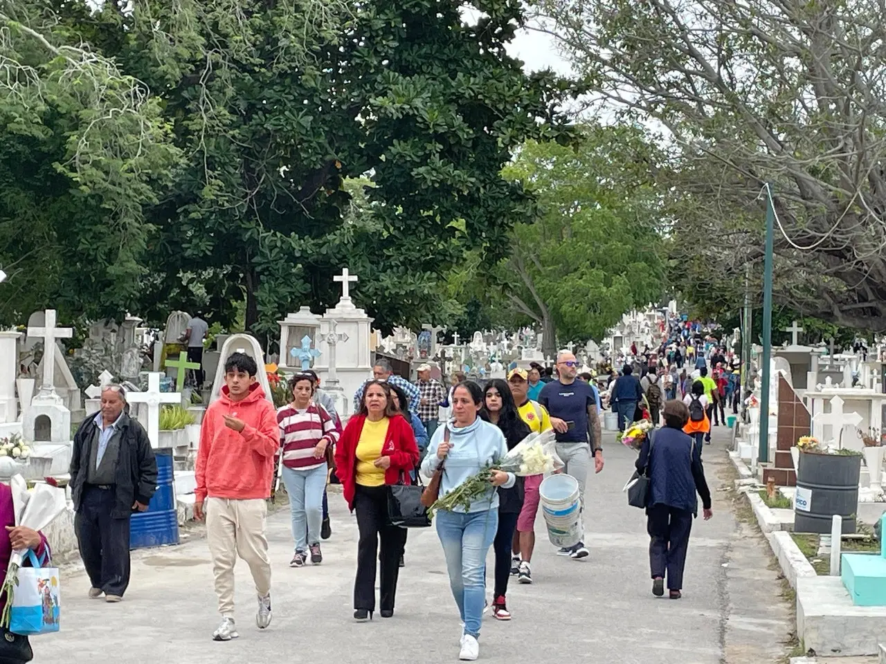 Se ha pensado en optar por la construcción de criptas en los panteones. Fotos: Axel Hassel