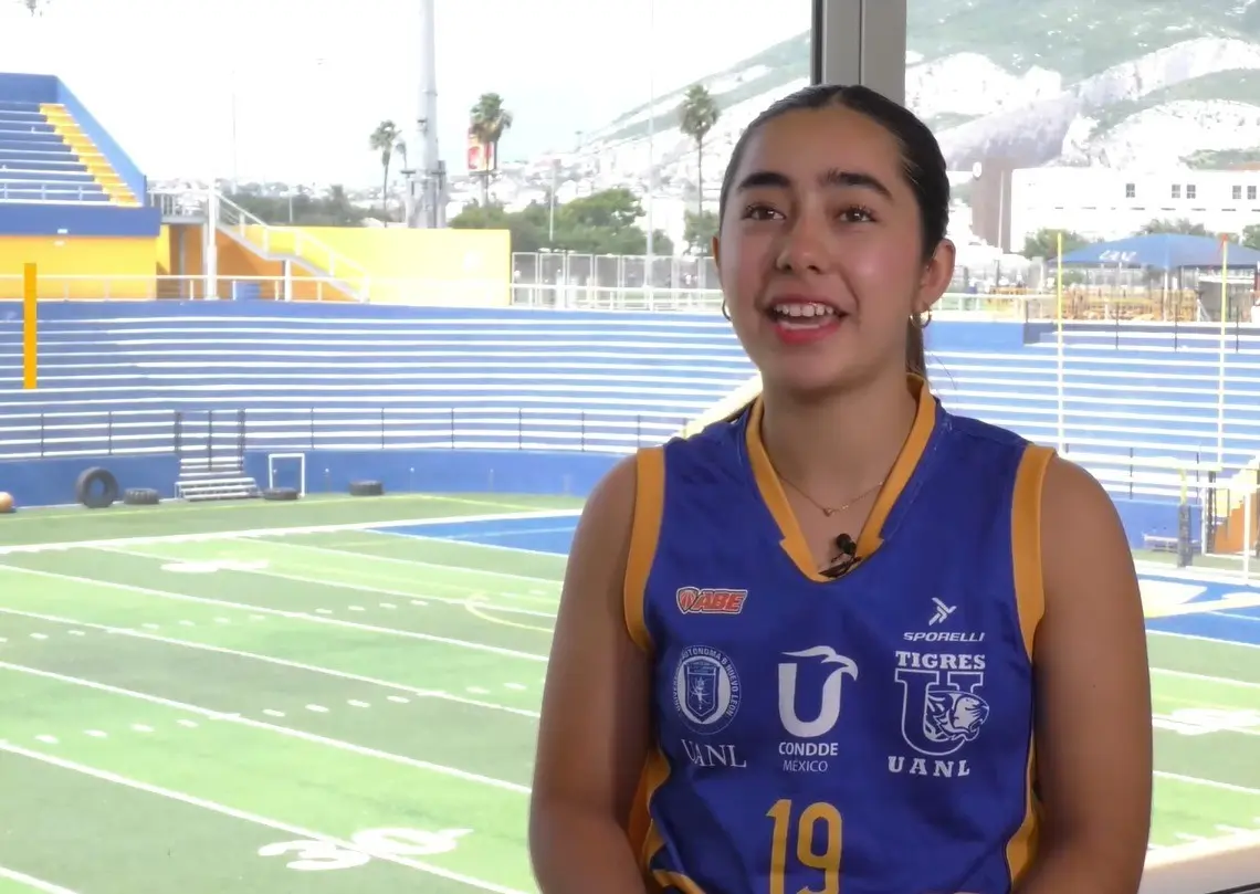 Marie García, alumna de FIME y basquetbolista de la UANL. Foto: UANL.