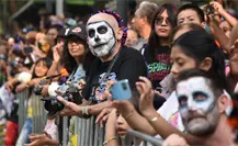Más de 1 millón de asistentes acuden al Desfile de Dia de Muertos en Reforma Más de 1 millón de asistentes acuden al Desfile de Dia de Muertos en Reforma