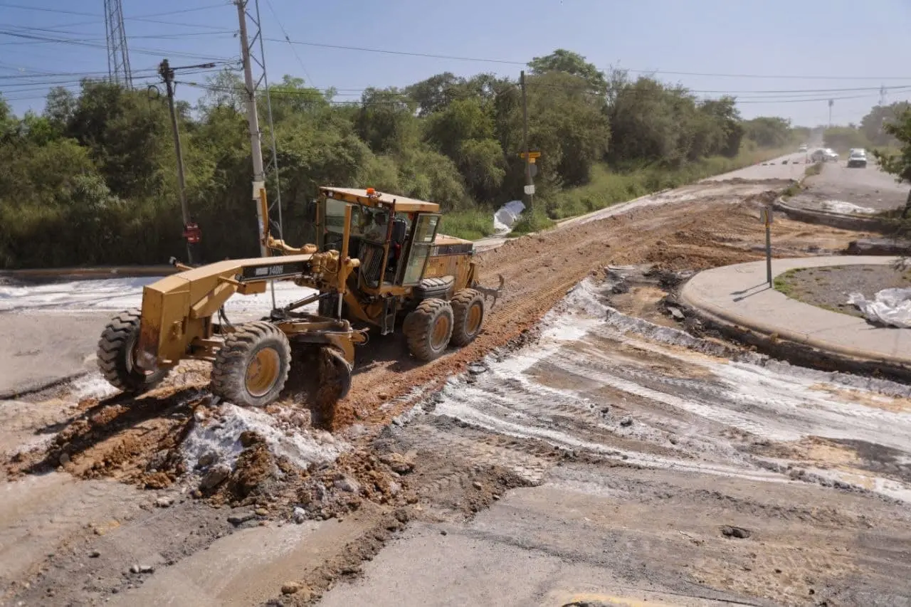 En su intervención, Félix Arratia resaltó que su administración sigue trabajando incansablemente en varios frentes, con especial énfasis en el mantenimiento y mejora de las principales arterias viales del municipio. Foto: Juárez.