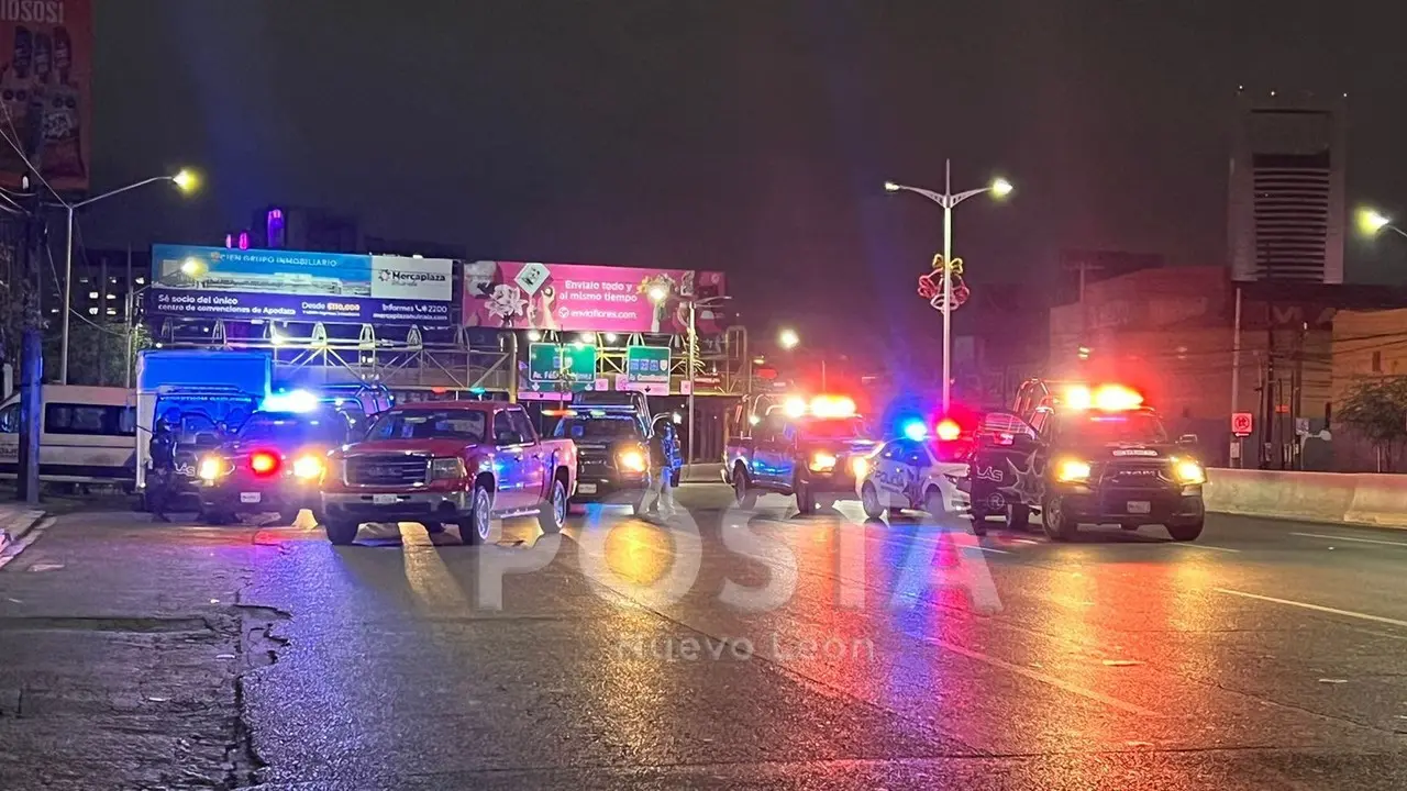 Vehículo que participó en la persecución ya en la zona de Garza Sada límites con San Nicolás de los Garza. Foto: POSTA MX.