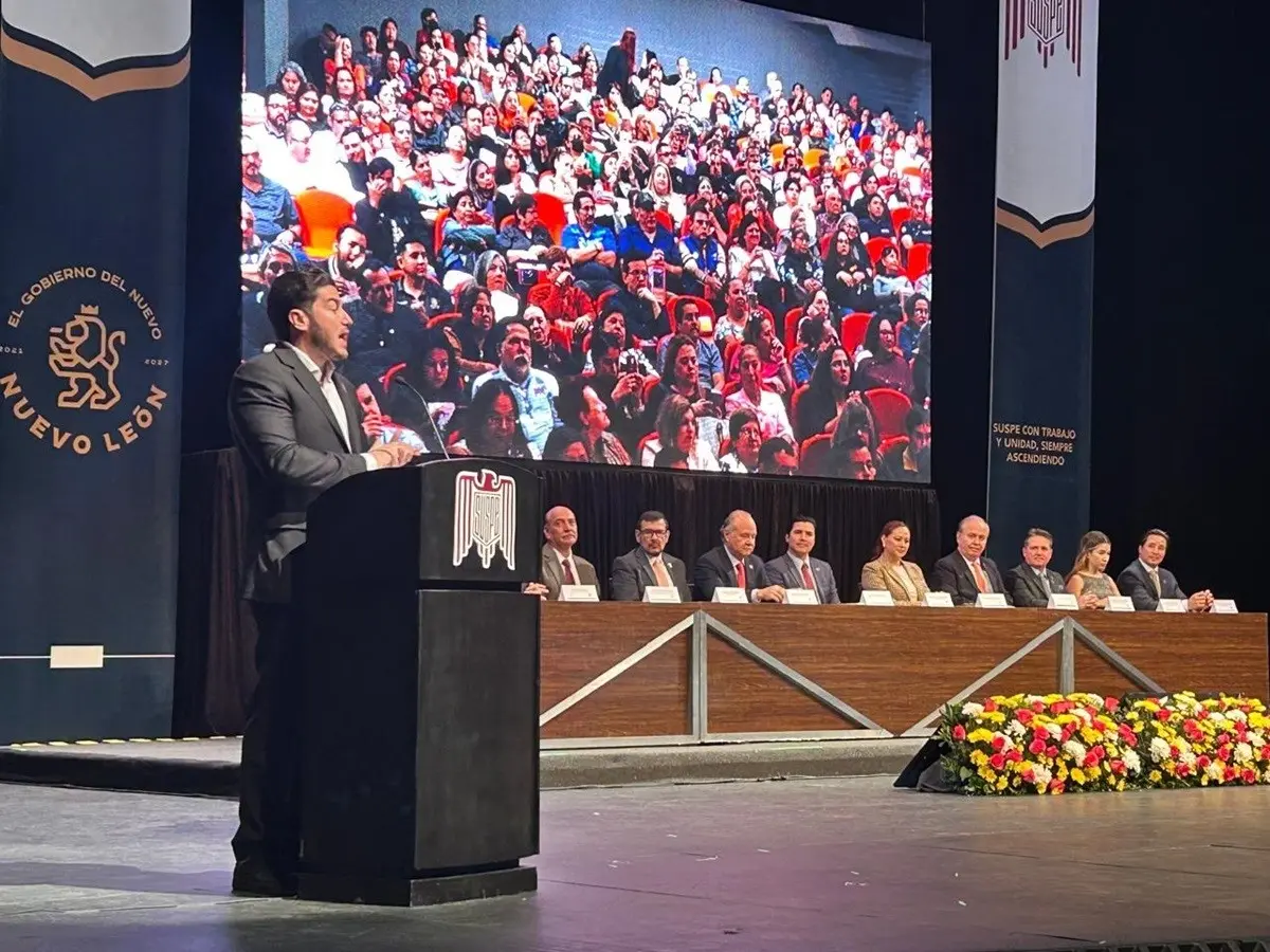 Samuel García reconoce labor de servidores públicos de NL. Foto: Rosy Sandoval.